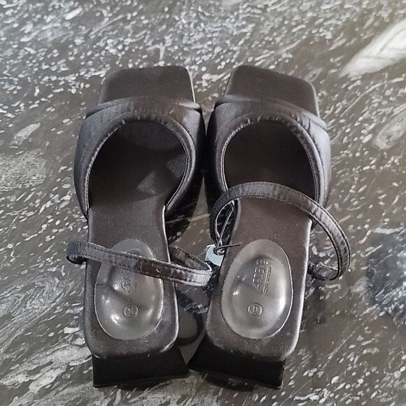 BRAND NEW ARDENE COMFORT FOAM BLOCK HEEL SANDAL - Picture 6 of 14